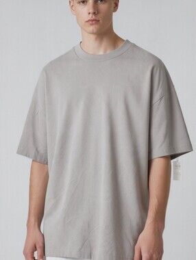 No Boundaries Oversized Crewneck T-Shirt in Light Gray
